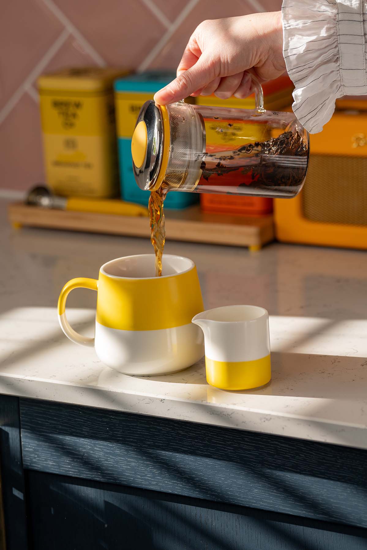 Experience how different soil, altitude and climates can give distinctive character to each and every one of these teas. An ultimate origin discovery.