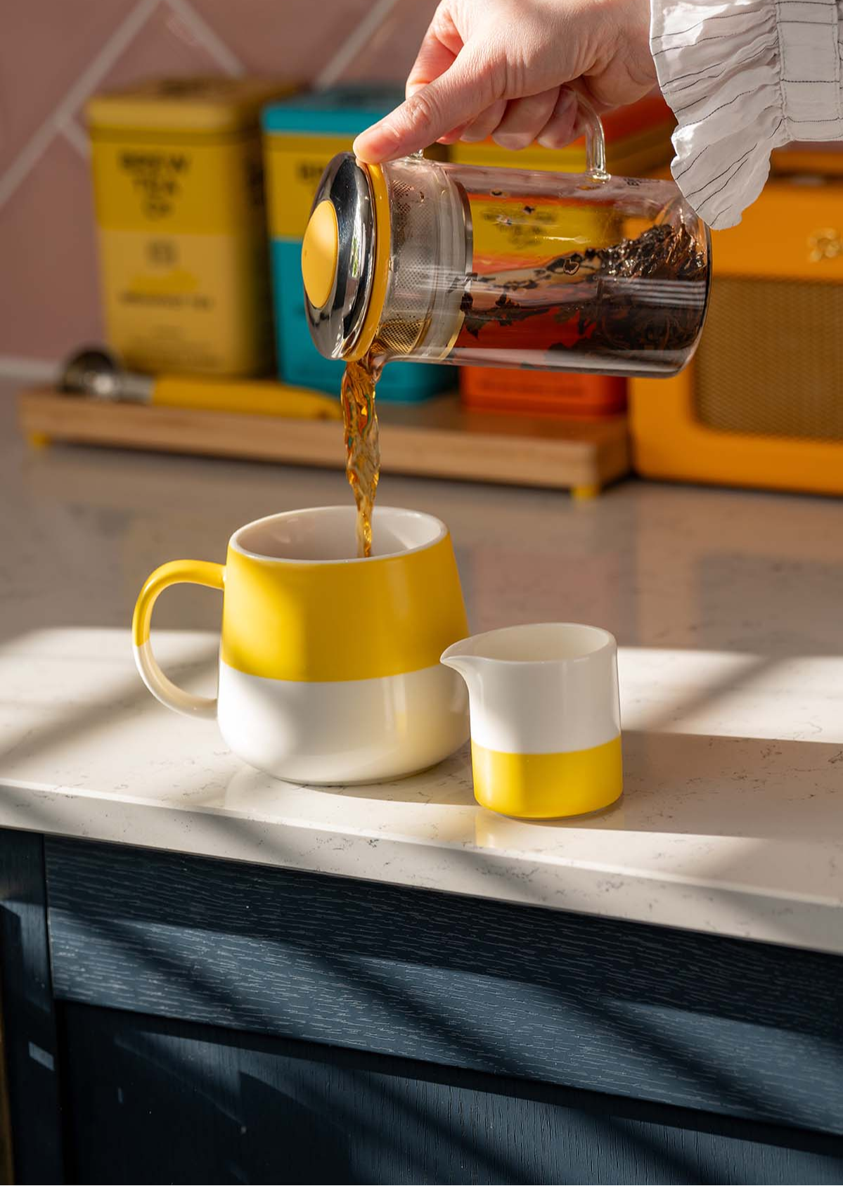 There is almost no better feeling than pouring your last pot and hearing the postman arrive with your next bag.