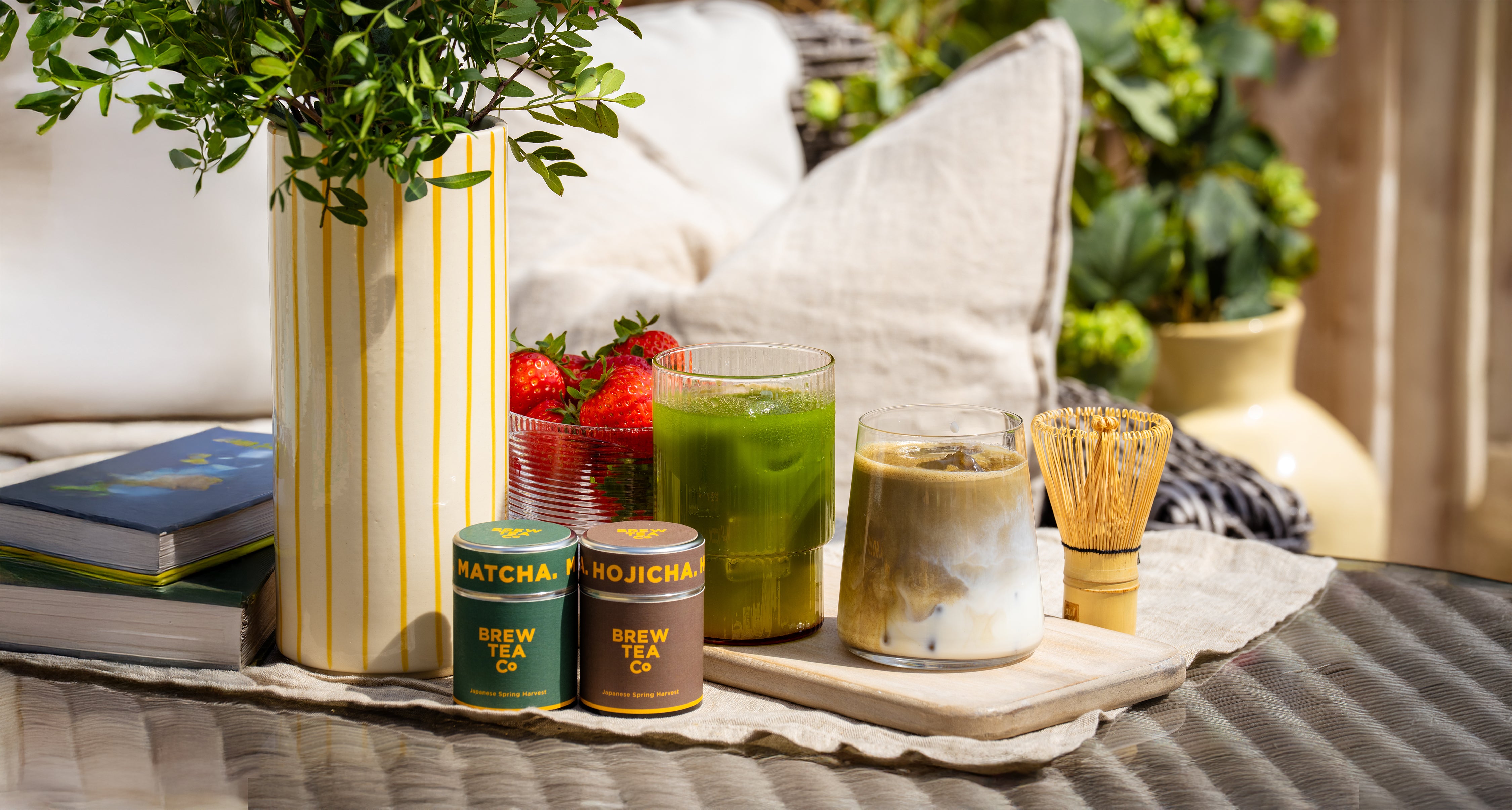 Fresh matcha. Roasted hojicha.