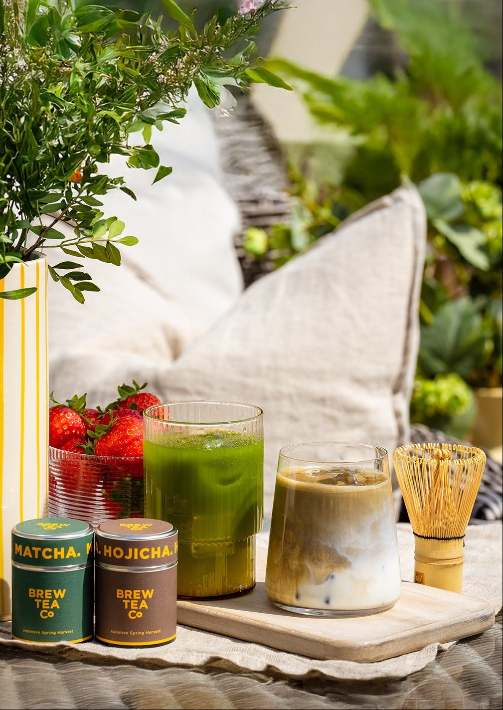 Fresh matcha. Roasted hojicha.